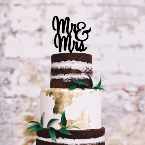 Quick Creations Cake Topper - Mr & Mrs Cursive